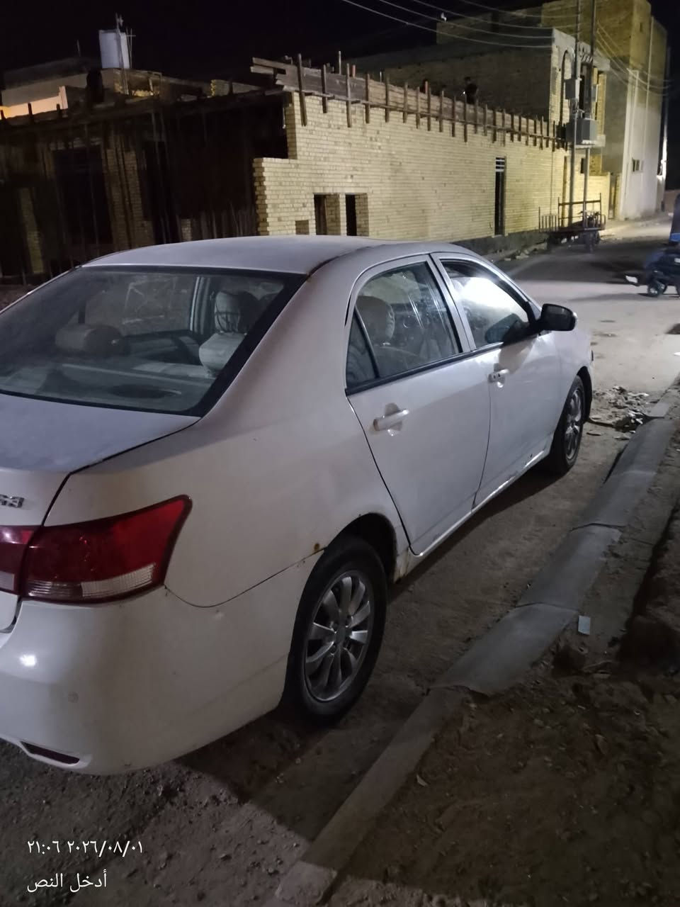 BYD 2013 كير عادي 
مكينة نضيفة 
كهربائيات شغالة 
تبريد شغال 
راعيها يريد تحويل لماعنده تحويل  اعتذر منه *********** اتصال فقط
