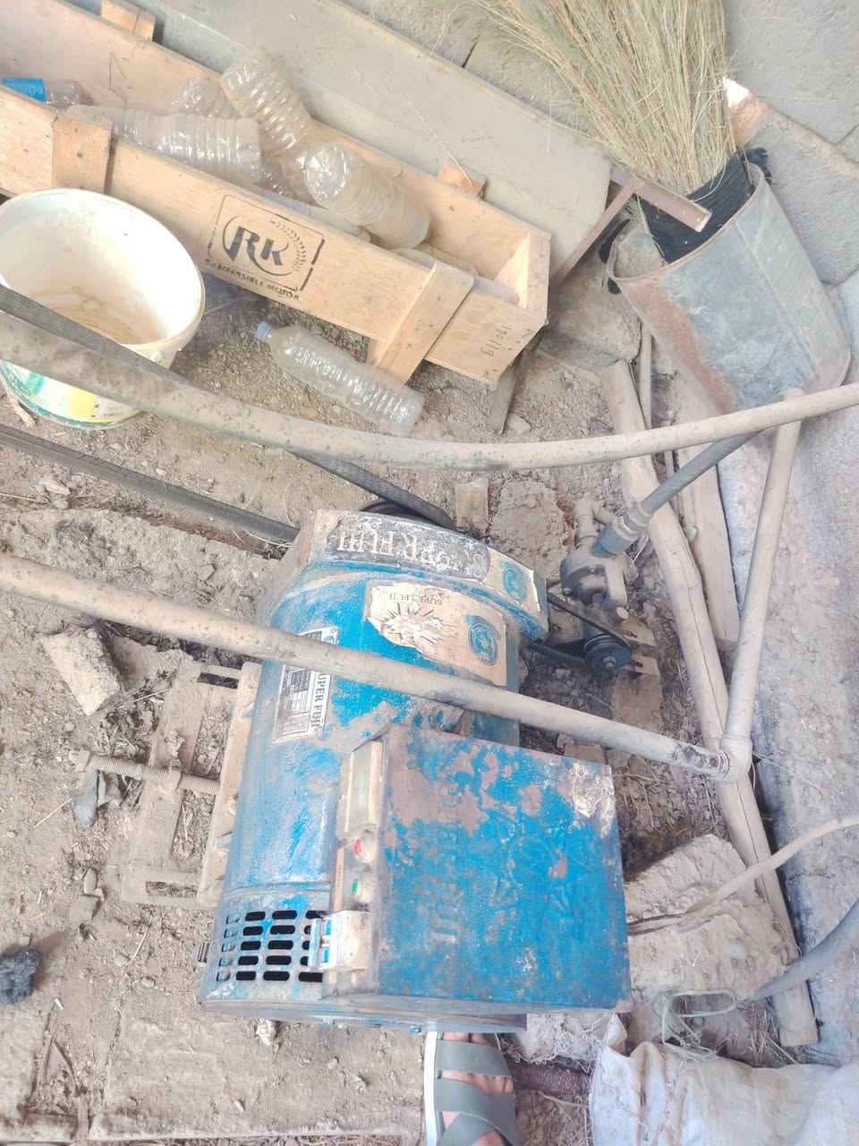 السلام عليكم مولد توب لاند للبيع جديد لوك وضع شركه نص هندر يشتغل معا دينمو 7.5 وكامل ملحقاتو ويا بس تنصب ودير اللستفسار التصال علئ ارقم ***********

