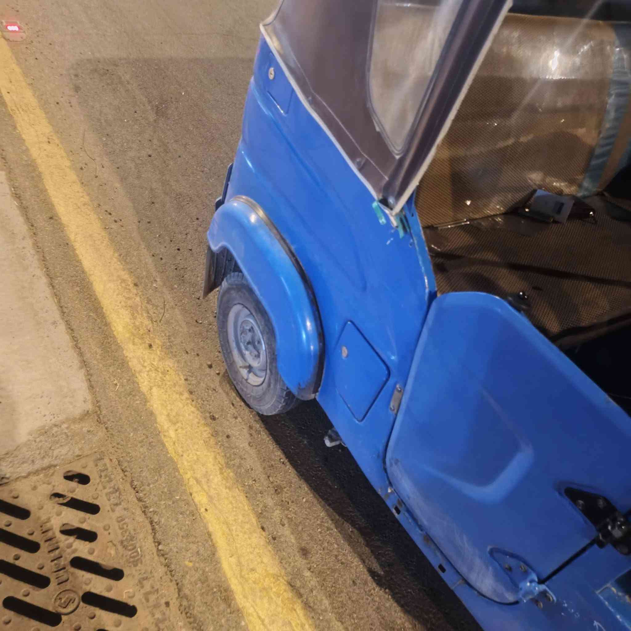 السلام عليكم تكتك موديل 22 رقم وسنويه انكليزي بيها صفحه راجعه وبيها طخات بسيطه المكينه مكفوله تكتك حلوه وجاهزه السعر قفل 7400 للاستفسار ***********
