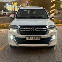 لاندكروز فول مواصفات  موديل ١٩ جديده جدٱ السياره بدون حادث محرك ٨ سلند...