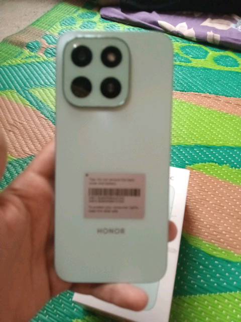 الاستفسار ***********

---

*📱 للبيع HONOR X6c كسر زيرو*

*المواصفات:*
- الذاكرة: 256GB
- الرام: 6GB
- البطارية: 5300mAh يومين
- اللون: اخضر نعناعي
- *الحالة: مستخدم اقل من شهر ونص نضافه 99%*
- الملحقات: كامل اغراضه بالكرتونة + الشاحنة الاصلية + كفر

*السعر: 220,000 دينار - بيه مجال بسيط* 
*المكان: بغداد*
*للتواصل: مراسلة على الخاص*

سبب البيع: اخذته اقساط ب 285 الف