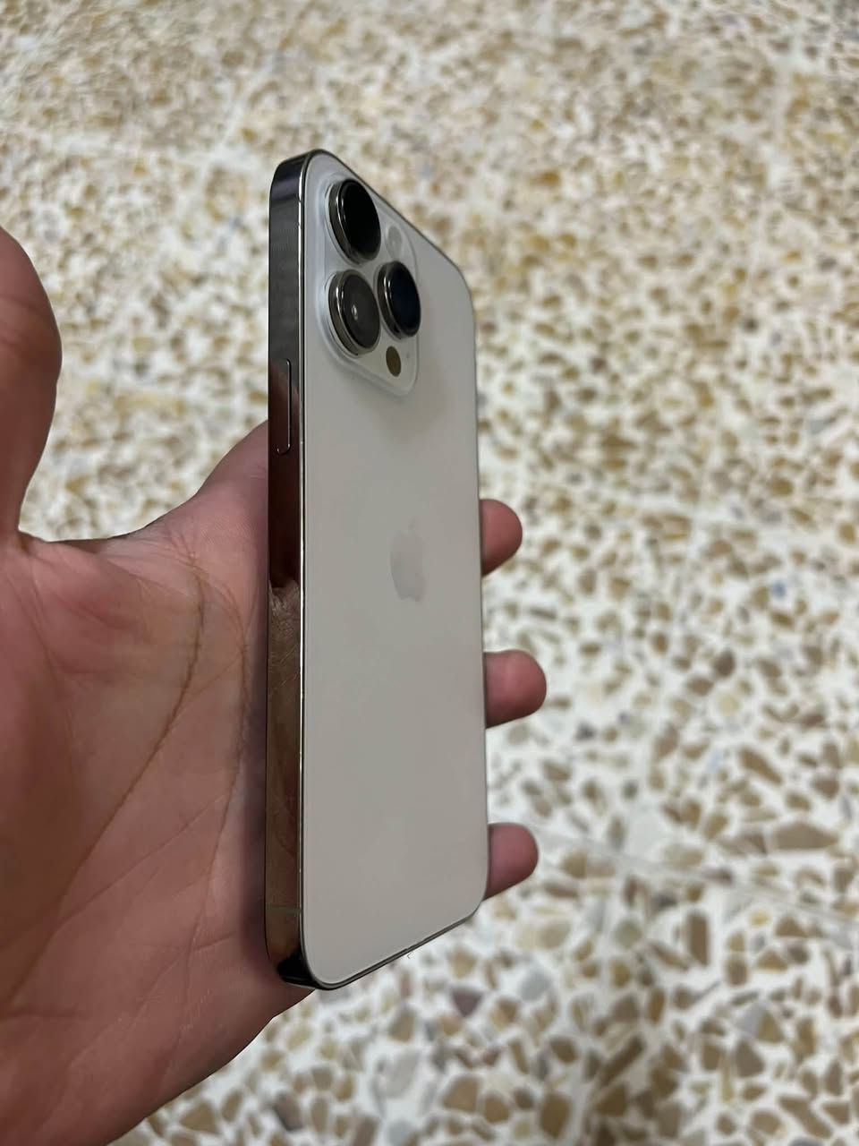 سلام عليكم 
iPhone 14 Pro Max
ذاكرة 256
بطارية 86
مبدل شاشة GX 
لا بيها طبع ولا تصفن 
فيس إيدي متوقف 
جهاز حيل نضيف موضح بل صور 
كلو شغال ما ناقصو شي 
سعر 700 وبي مجال بسيط 
استفسار اكثر اتصل 
*********** 
مكاني موصل ايسر
