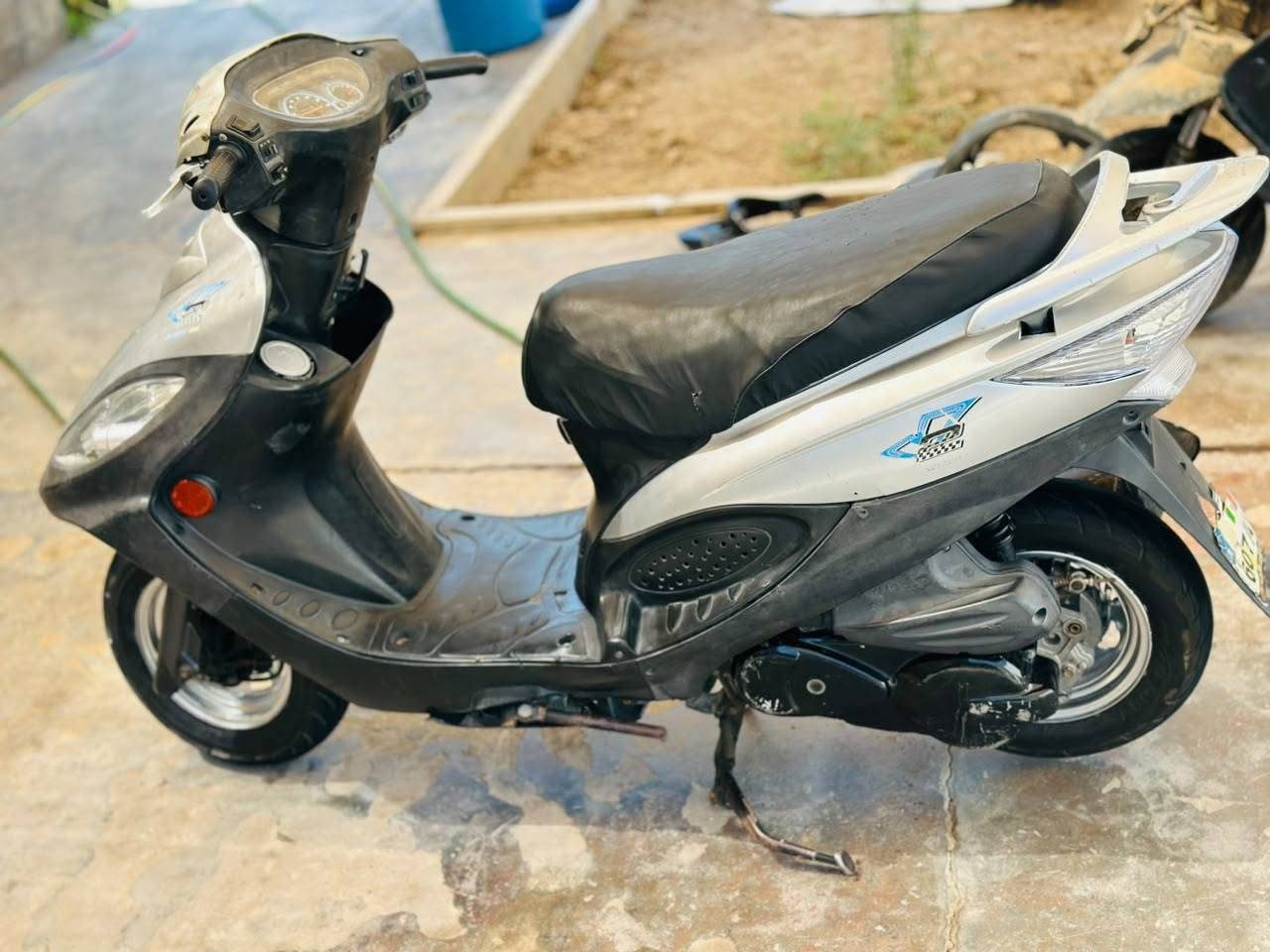 وينه ليدور حلو ورخيص ونضيف كامكو في تو للبيع موديل 15دراجه كفاله عامه مبدل فقططط زنجيل دراجه نضيفه شلعه ونضافة كفرات نضافة غراض المكان شطره ب650وبيها مجال للطيبين***********
