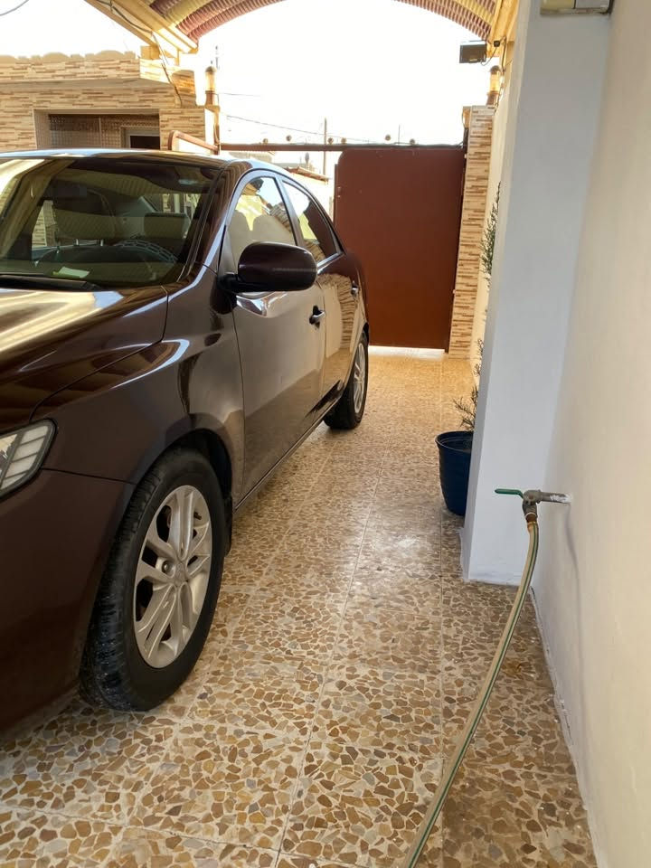 سيراتو 2011 للبيع بيها 6 قطع صبغ بدون دواخل ماشيه 205 الف 85 وبيها مجال 
الرقم
 ‭***********‬

***********
