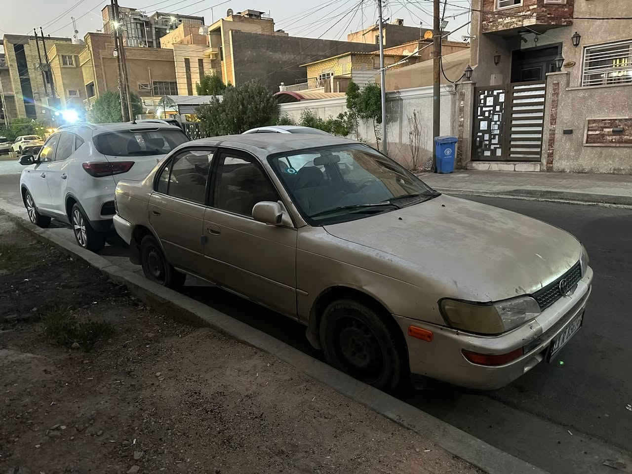 السلام عليكم من رخصت الادمن كورلا موديل 92كير محرك مكفولات شرط الفحص كير اوتماتيك صدر خلفي امامي جديد كهربائيات كلهه شغاله تبريد كامل فقط نقص غاز تخم تاير جديد السياره صارلهه عندي من 2015مابيهه كل نقص هزه جديده رقم دولي بسمي السياره متروكه مانطلع بيعه 
السعر 48وبيها مجال بسيط مكاني بغداد المنصور 
***********
***********ابوعلي

