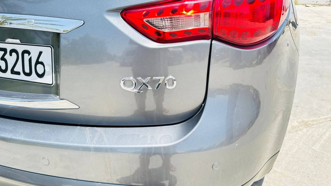 انفنتي QX70
موديل 2019 خليجي كفاله عامه 

سياره نضيفه وما ناقصها شي 

كير مكينه حداديه كفاله  فول مواصفات 

مستعجل علا بيعتها 

مكاني ناصريه رفاعي سعرها 160 

***********
