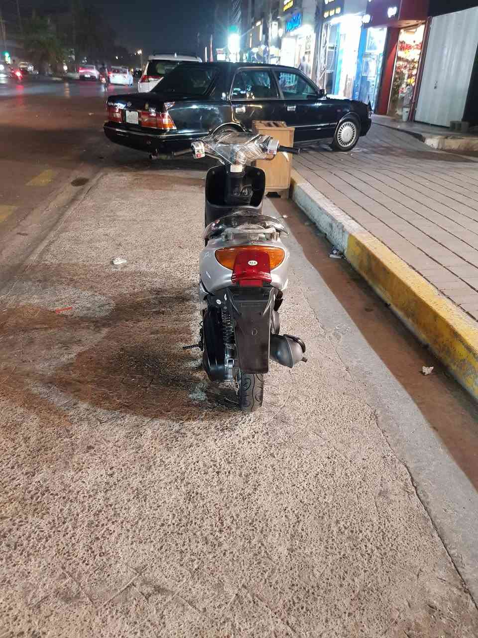السلام عليكم دراجه عصفوريه للبيع سكن بغداد بنوك سعر ٣٠٠الف وبيهه مجال قليل الاتصال ***********
