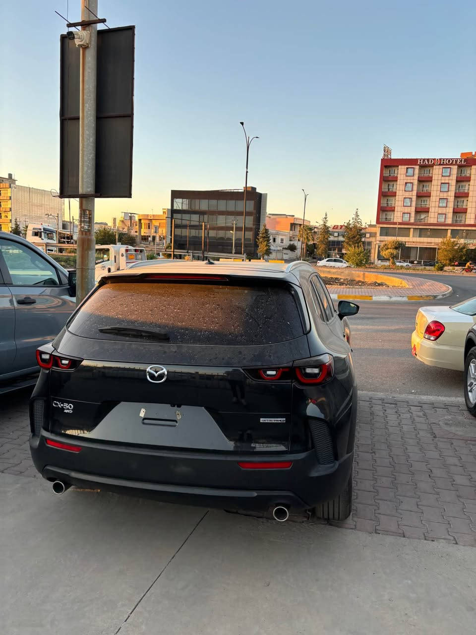 Mazda Cx-50 awd 2025 
مازدا سی ئیکس ٥٠
مۆدێل ٢٠٢٥
دەبڵ ئەکسل
سەیارەکەمان بۆنیتو پەڵەیەک چەمەلخی بۆیاخە
بۆ نرخ ١٩٩ گەڵا 
بۆ پەیوەندی *********** السليمانية, العراق
