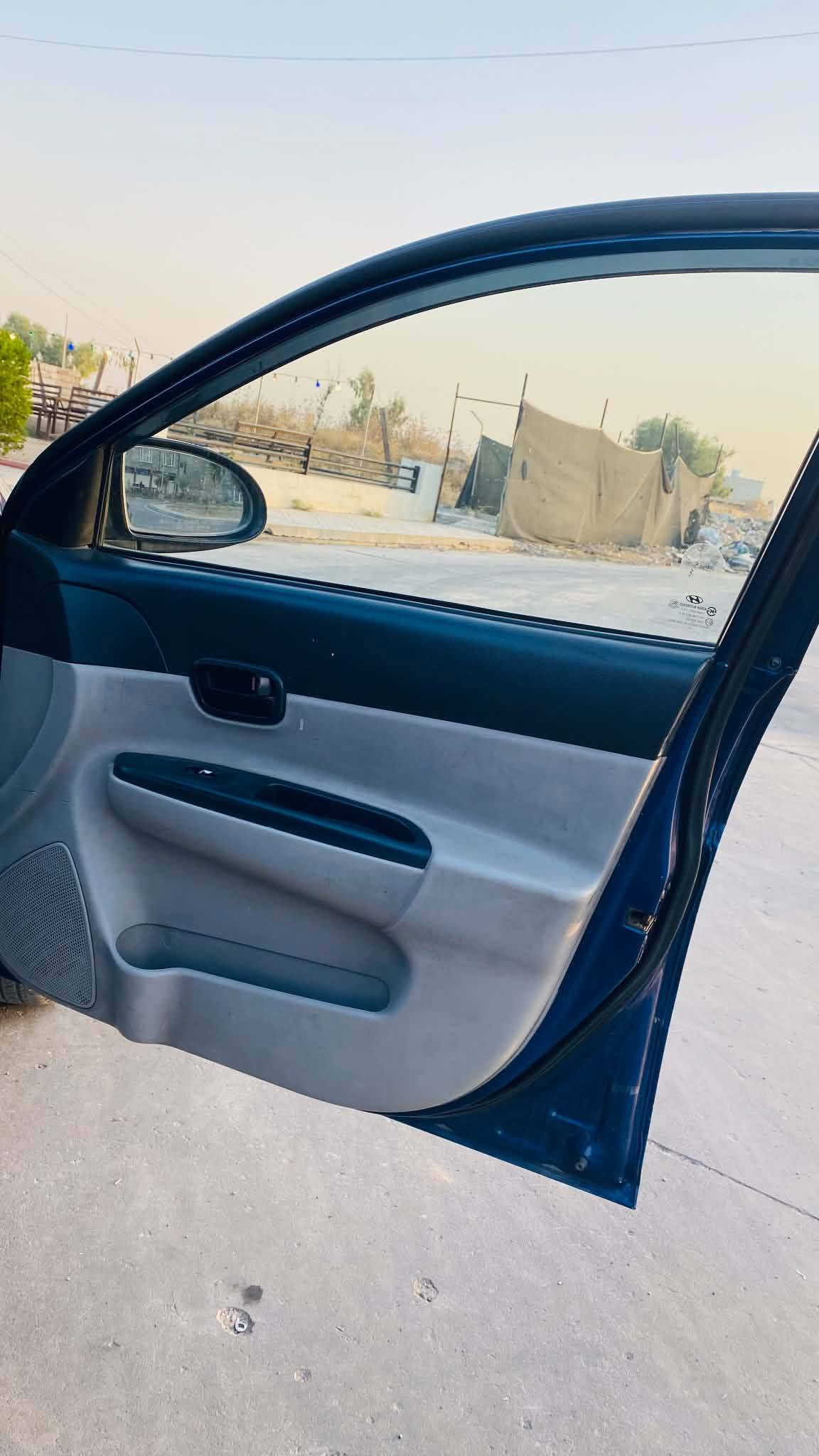 السلام عليكم. 
اكسنت موديل 2007 كير عادي
بدون ضرر فقط صبغ دوائر خلفيه
باسمي شرط التحويل فوراً
مكينه+كير شرط
السعر: 80$ بيها مجال
سياره ما متعوبه
التواصل على الرقم ***********
