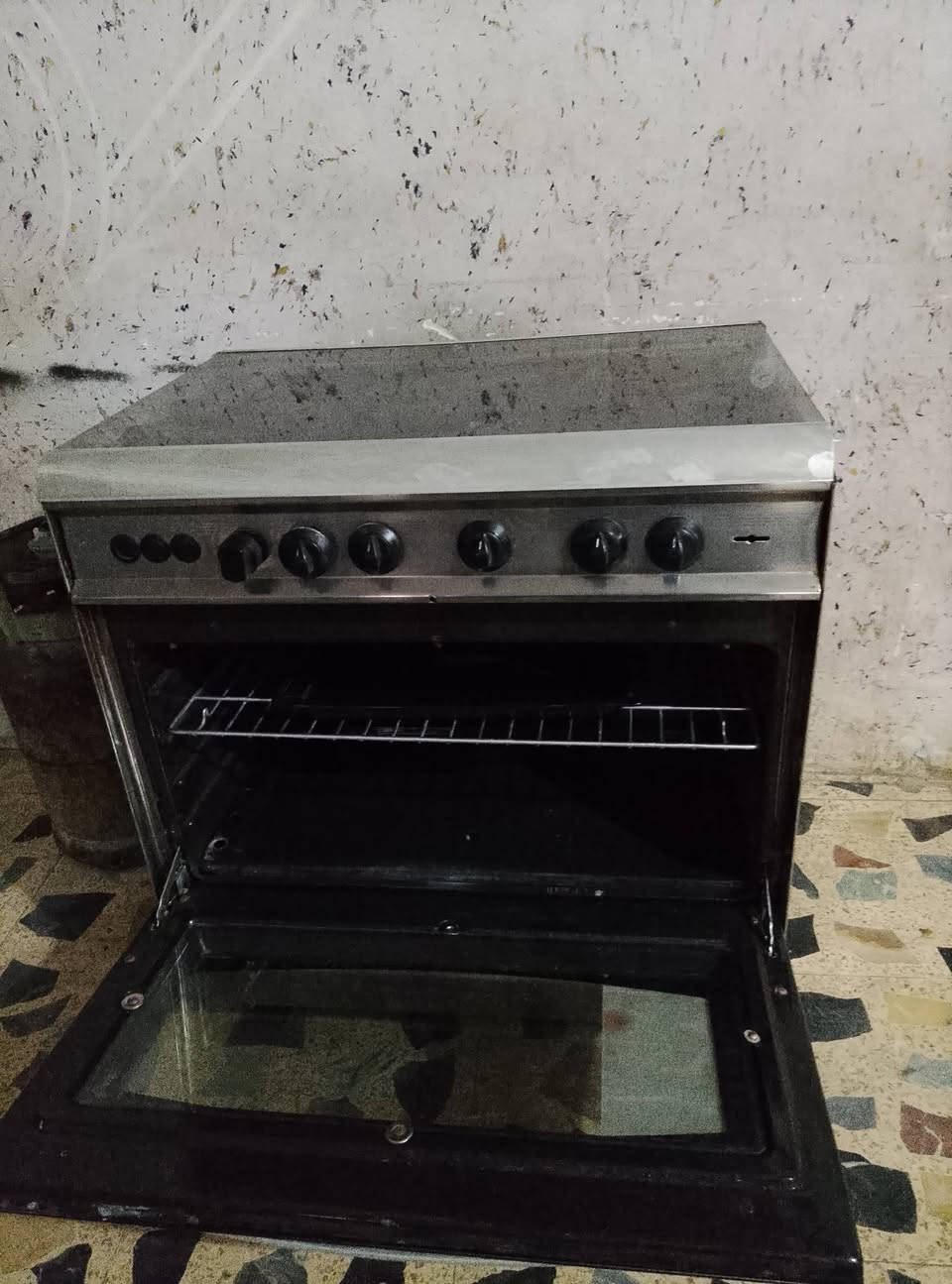 مكانه بغداد توصيل بكروه داخل بغداد على الخاص او واتساب ***********
