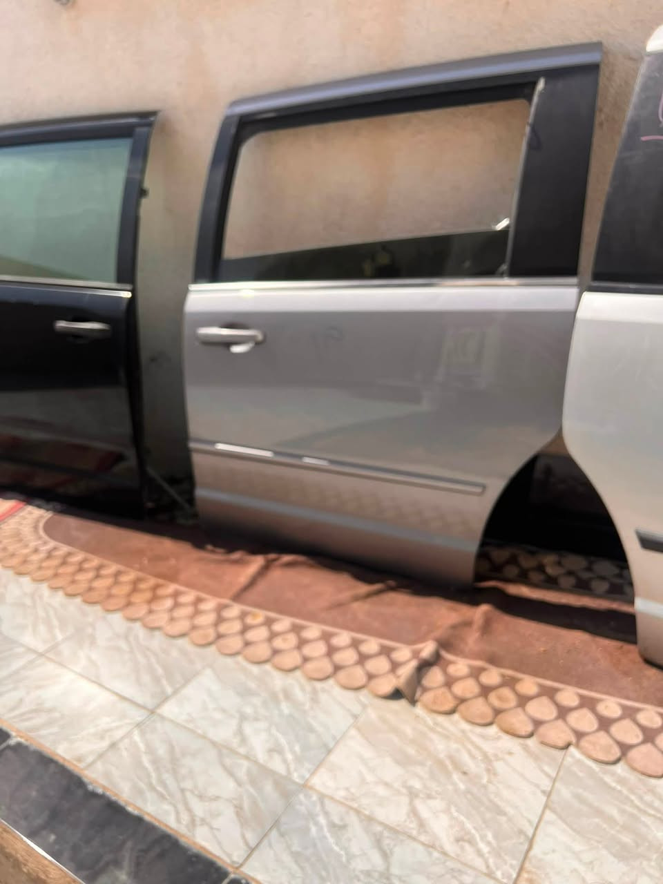 جميع أبواب الدوج كرفان للبيع سعر القطعه 50الف عراقي وإذا جمله أبيع بسعر مناسب العنوان بصره أبي الخصيب***********
