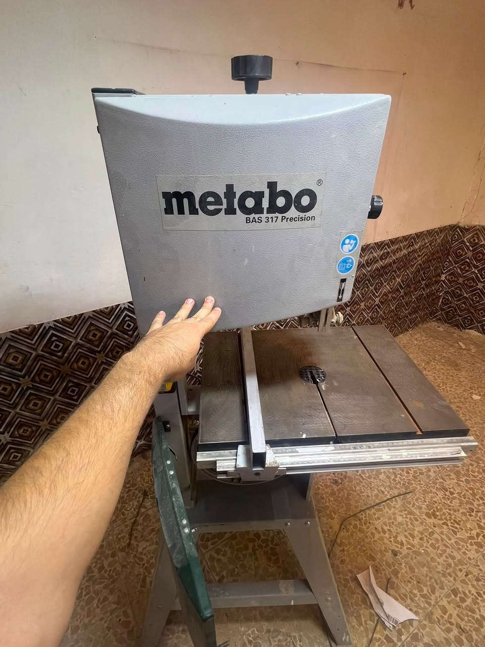 دبل dewalt dw733 
منشار metabo bas 317 
ثنينهن اصليات وثنينهن كلش نضيفات عنواني بغداد  حي اور 
للاستفسار عن الاسعار رقم الهاتف ***********
