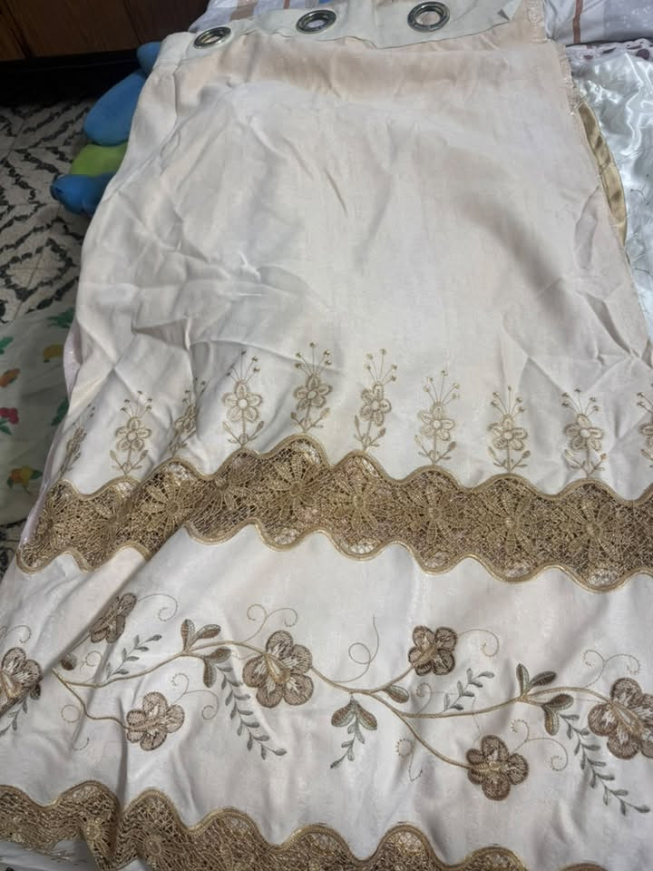 السلام عليكم بردات للبيع قطعه ب ٥ زوج ب ١٠ بيع سريع مكاني بغداد الغدير ***********
