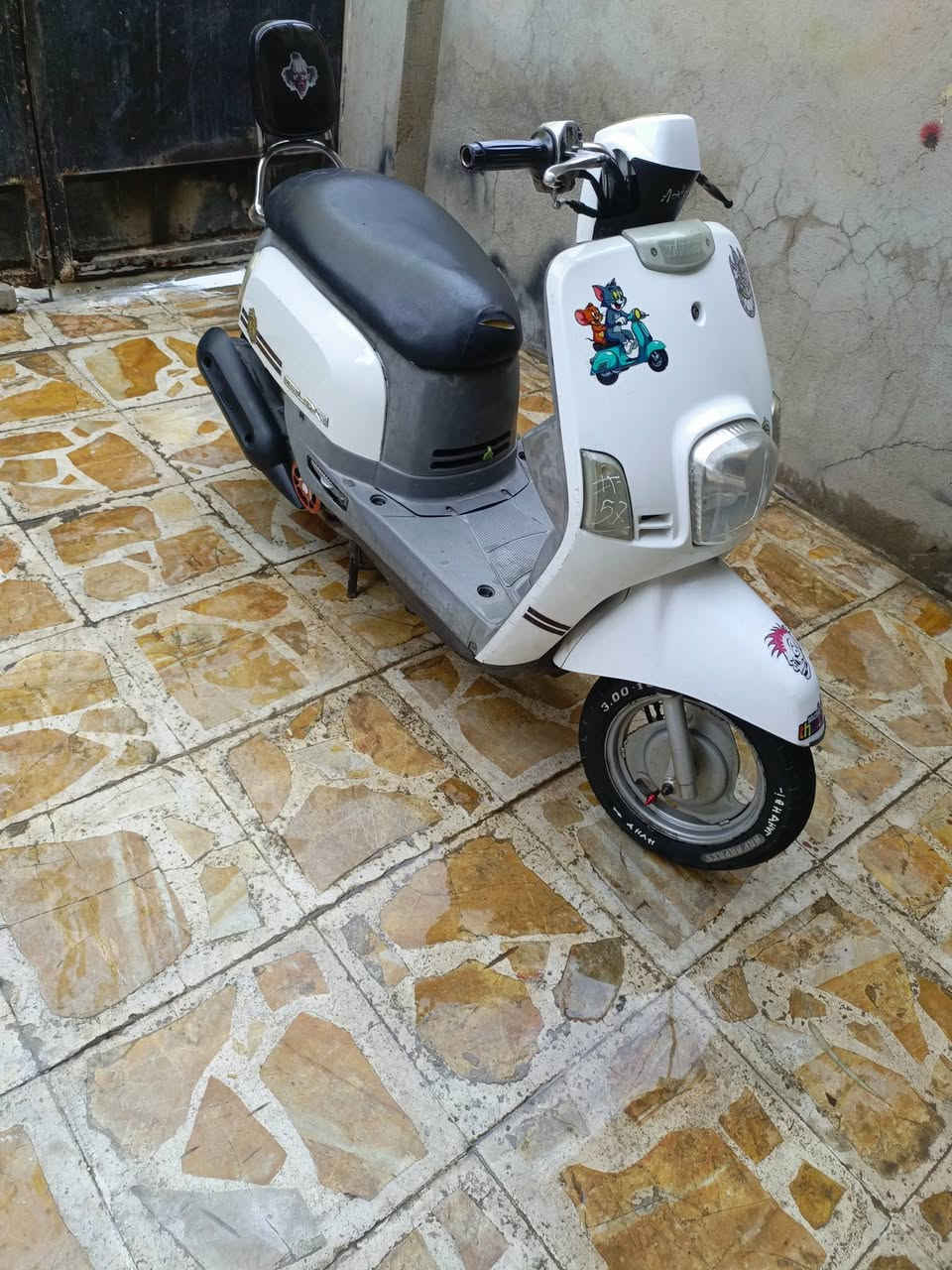 ماكس بوليس كابريتر دراجه من طول للطول كامله داخل رصاصي كهربائيات سلف هندر دبلات اوراق كامله وبسمي مكينه 49 خرسه ما تسمع صوتها شلعه معدل ما بيها شي نقص سعر 600 مكاني الحسينيه مال راشديه بغداد ***********
