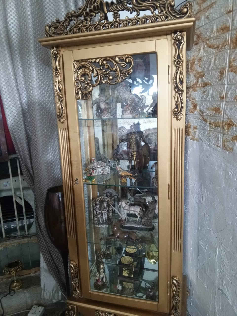 معرض تحفيات للبيع مع كافة التحفيات.. المكان الامين شارع الارامل.. التواصل واتساب *********** السعر 250 وبي مجال.. للمعلومه ماخذه ب350.. نسبة النظافة 95٪
