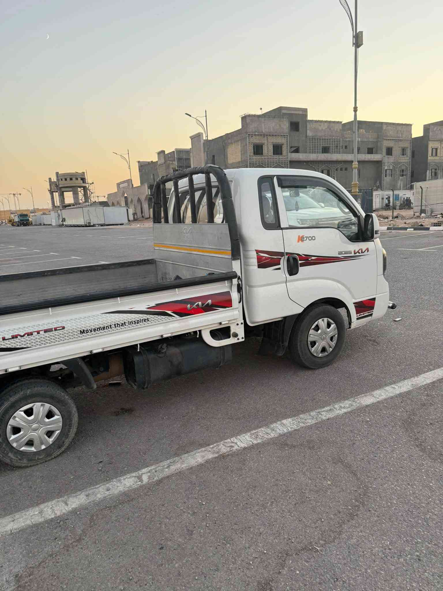 سلام عليكم
كيا بنكو موديل ٢٠٢٥ 

السياره كفاله عامه من صبغ والتبديل والبارد 

السياره جديده زيرو ماماشيه شي قليل 

حداديه جديده تبريد ثلج 

شاشه جبيره 

رقم كربلاء باسمي هزه ورقم جدد هستوهن 

السعر ١٦٤ وبيه مجال بصيط

الرقم ***********
