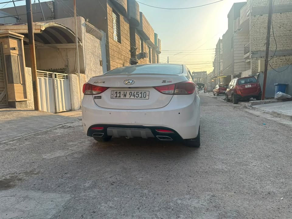 السلام عليكم
كيا افانتي للبيع ٢٠١٣ 
سياره خليجي 
كلير ٤ قطع  
مكاني الدورة
للتواصل 
***********
