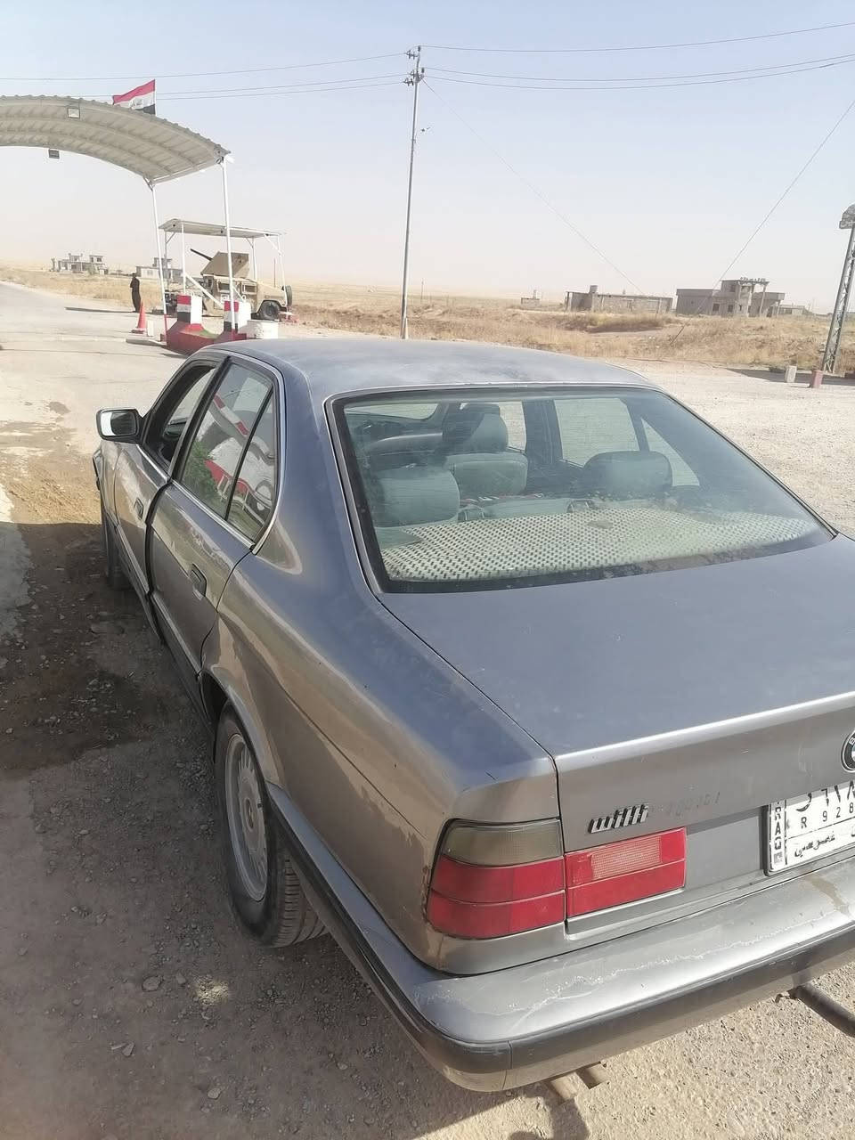 .ر Bmw /525/رقم الماني موديل 91
سنوية بسمي
كابون بانزين
مكفوله من الصبغ والضرر بستثناء البوند 
صدر امامي خلفي كبل شهر اشتغلتهن/ شرط
محرك وكير شرط
السعر 40$نقد /***********
شراي اتصل وتدلل( نقد)
