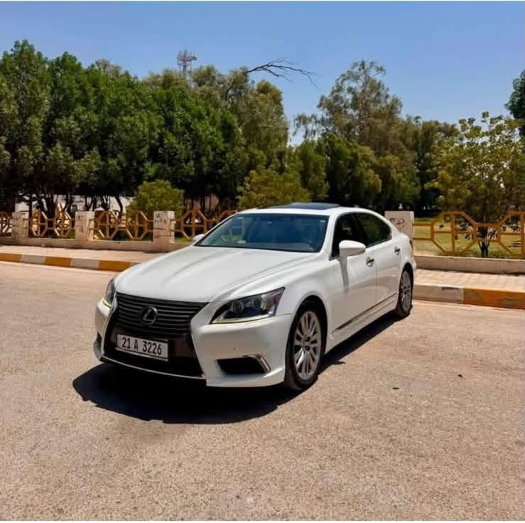 سلام عليكم 
لكزز 2014سيارة خليجي بيها طختين بصيطات بالجامرلغ الامامي صفحة السكن السيارة 
فول فول فول مواصفات
اعلا مواصفات بالكزز 
عارضها 285
الاستفسار اتصال على رقم
***********
