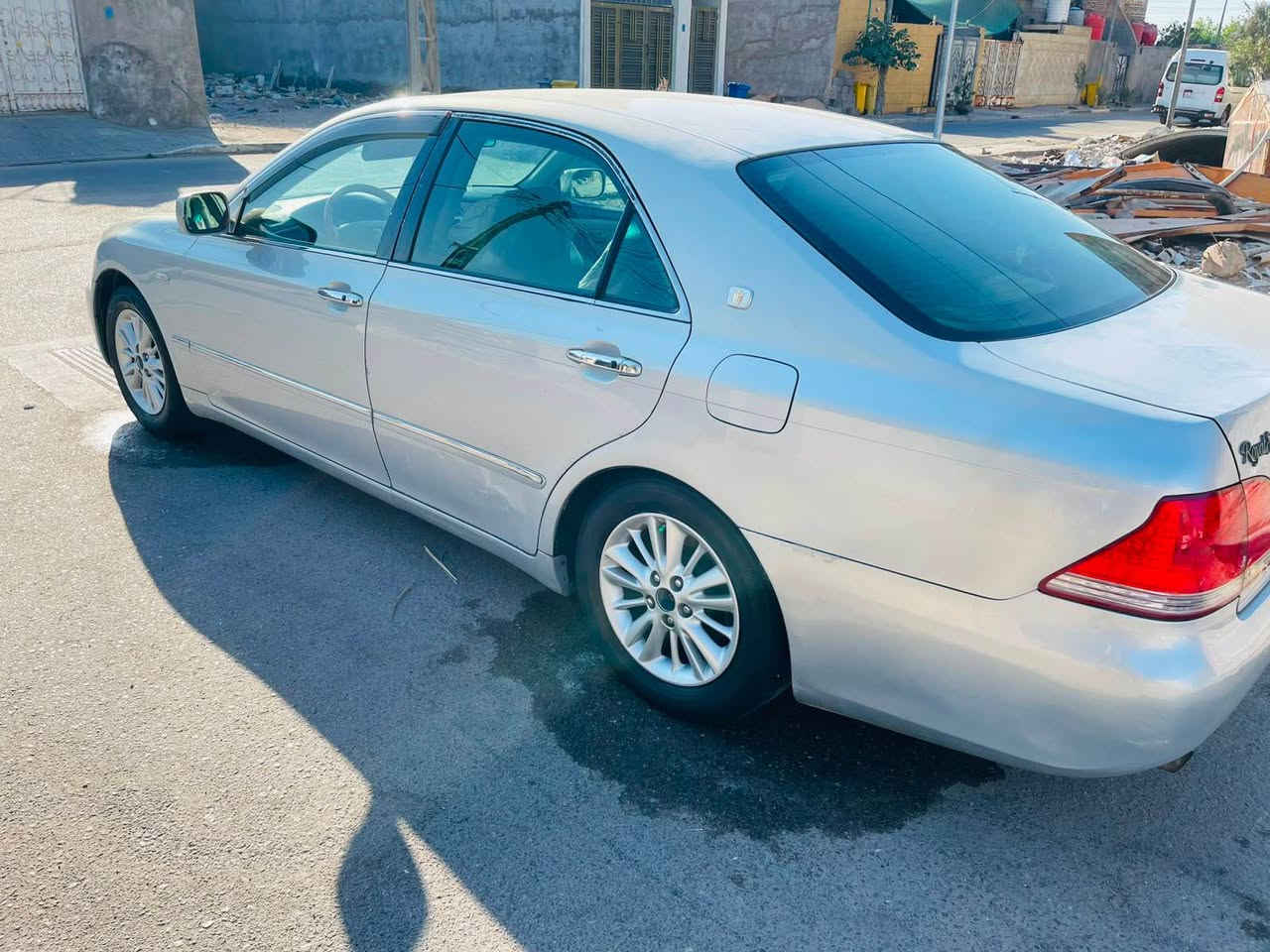 للبيع تيوتا شاهينه 
موديل 2004 
كفاله من الكصه والعيب الشرعي 
باسمي السياره رقم انكليزي 
كير ومكينه جدد ستوني شديتهن مالت كصه وارد ياباني 
مراوس حسب القناعه 
العنوان البصرة 
رقم *********** البصرة, العراق
