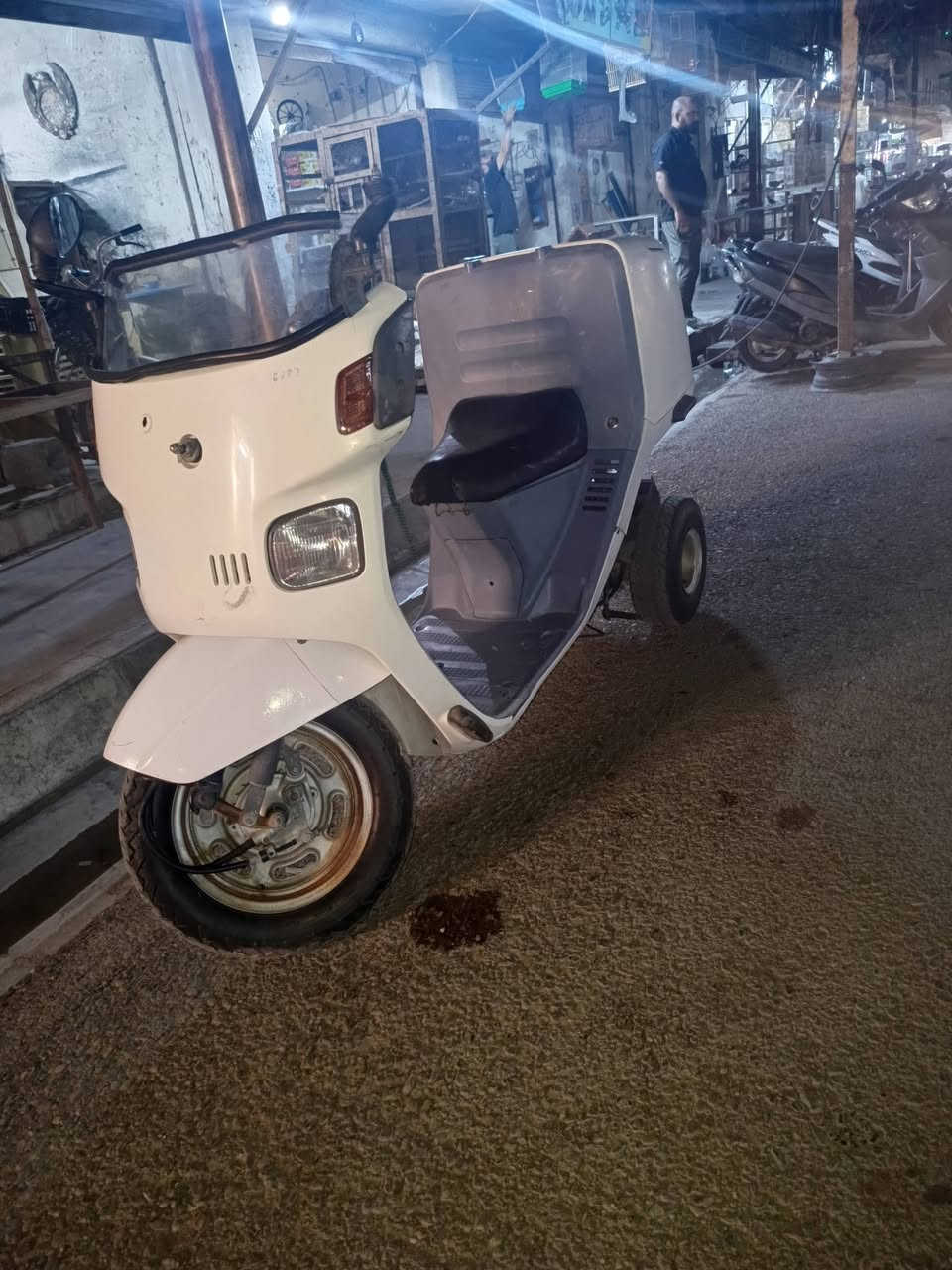 يسلام عليكم للبيع دراجه 60 نكره سلف هندر اشاير بك لايت صندوك جبير خدميه الدراجه حيل للبيع السعر350مكاني بعقوبة ***********
