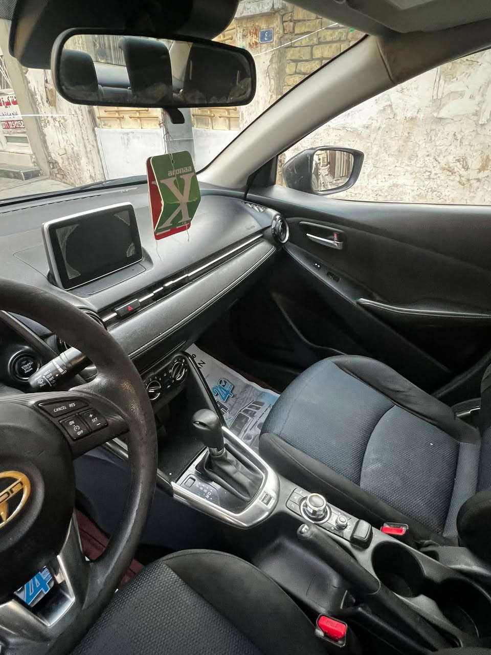 السلام عليكم سياره كورله يارس للبيع السياره كلش نضيفه فول مواصفات كامل مواصفات بدون بنوراما مديل 2017 
العنوان بغداد المشتل شارع المطبك قرب امانه بغداد 
السعر 88 وبيها مجال 
لاستفسار ***********
