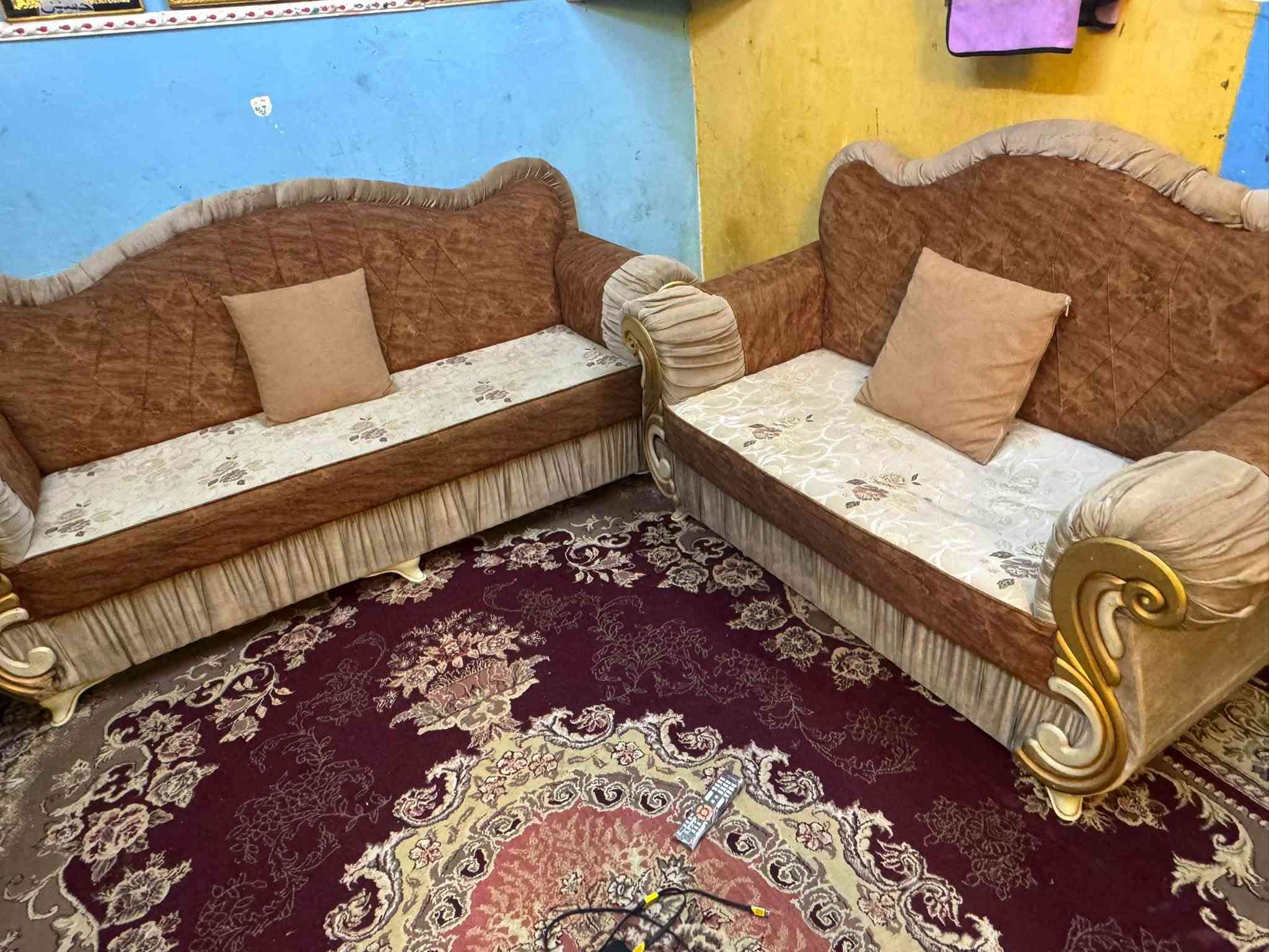 السلام عليكم عليكم للبيع تخم قنفات مستعمل بعده نضيف السعر 130 وبي مجال مكان كربلاء حي العباس شراي يتصل ***********
