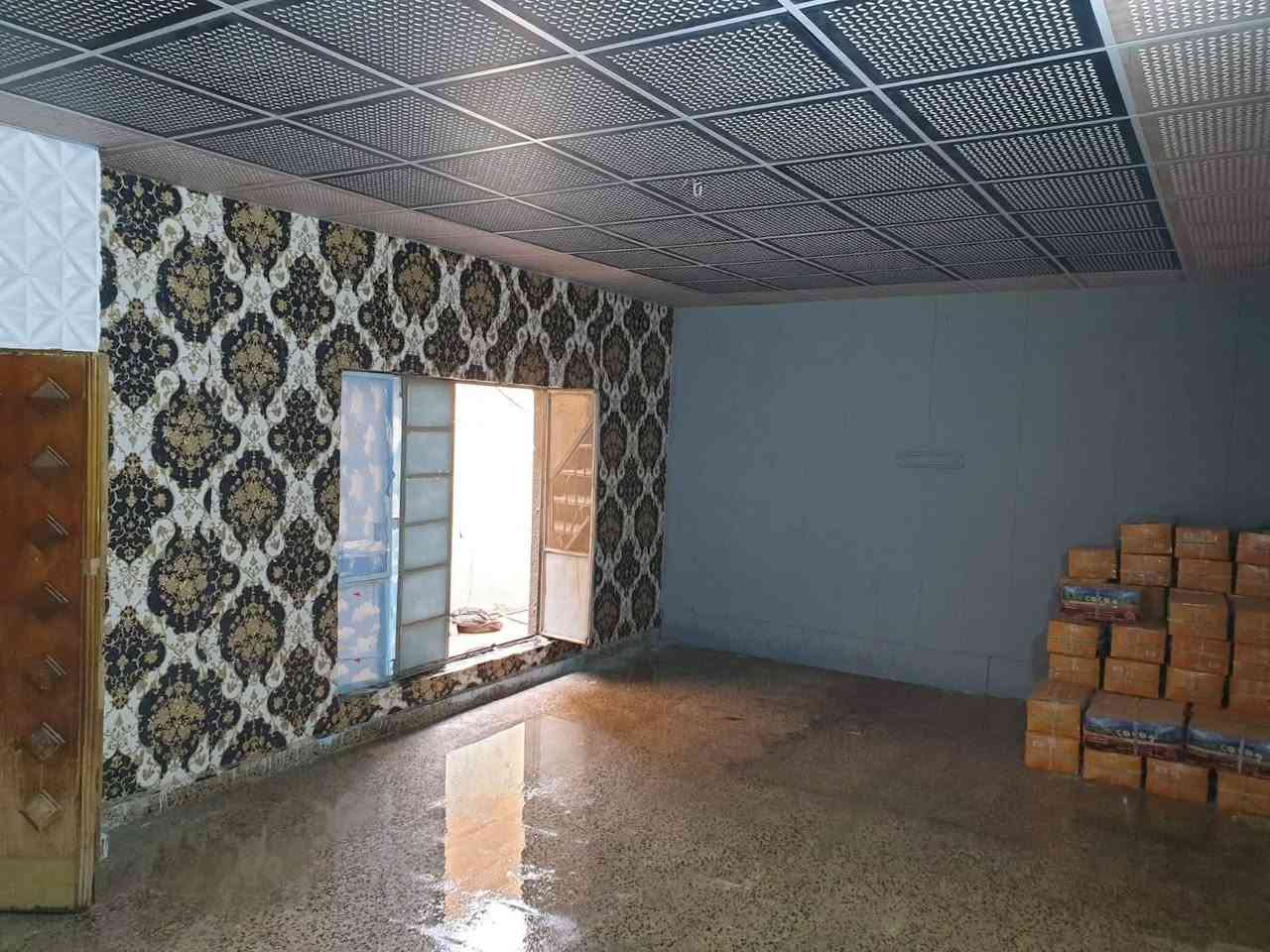مشتمل ارضي للإيجار ب300 الف قفل ، عنوانه بغداد / منطقة الحبيبية / قرب مركز الشرطة، على الشارع العام (للأتصال او واتساب) *********** / ***********
