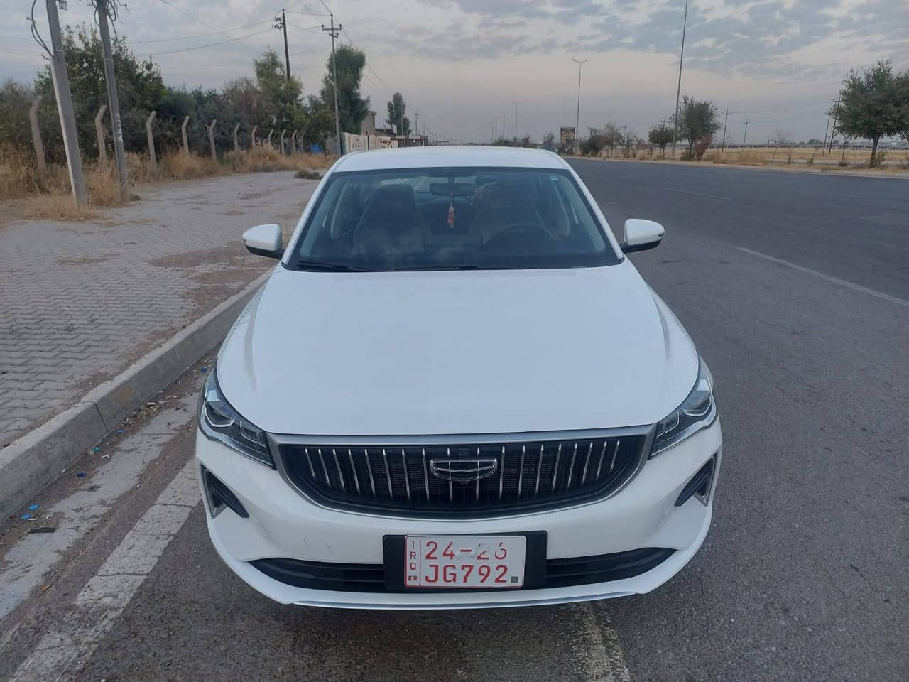Geely 2027
كلين تايتل مكفوله من كلشي
فول مواصفات ماعدا فتحه 
السياره صفر بعده ١٥٠٠ ماشي
للاستفسار اتصل ***********
