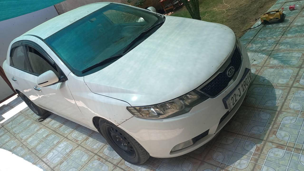 مقدمه والباقي دفعات يعني مو تقسيط سيراتو خليجي موديل ١١ محرك وكير والتبريد كله جيد جدا بيهه صبغ بلجاملق الخلفي وبيهه مكانات بارد مكانهه بغداد بلدوره اي استفسار يجي خاص او يتصل واتساب  *********** واتساب
