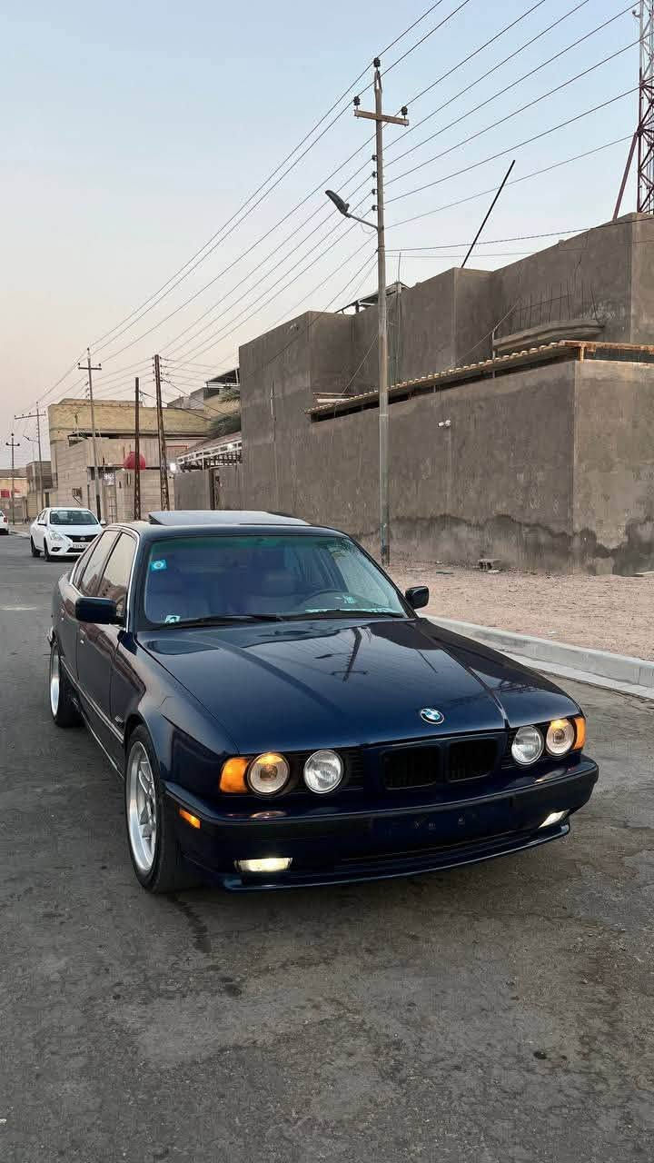 للبيع 540كير عادي رقم بغداد بسمي غرفه جديده وجلد صاج دبل ارباك فتحه مديل ٩١ ويل ام طخم تاير جديد دعميات ام اصليه دوس اصليه سعر ٨٥ وبيها مجال رقم ***********

