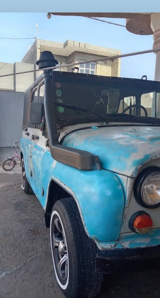 سلام عليكم ٢٠٠٠ للبيع بلاديه مكينه ونجي ماتنقص مكفولة كير حوثي دوشمه جديده تحويره كامله 
للاستفسار الاتصال ***********
