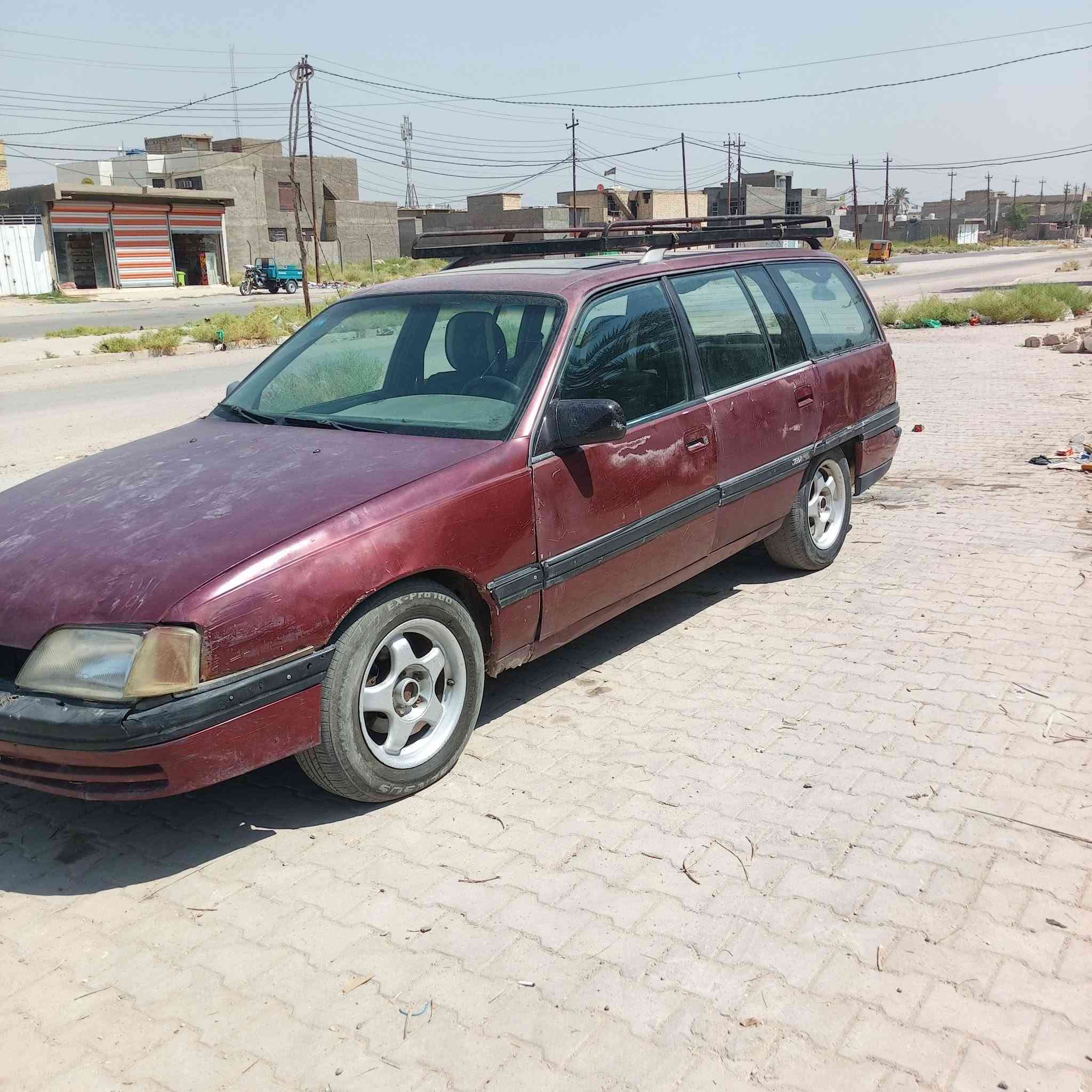 موديل 93 سياره جاهزه من كل عيب سعر 22 وبيها مجال واللي عنده مراوس مراوس واللي عنده مقدمه راح اترك رقم تلفوني مكاني بغداد محموديه تحويل ثاني يوم السياره ***********
