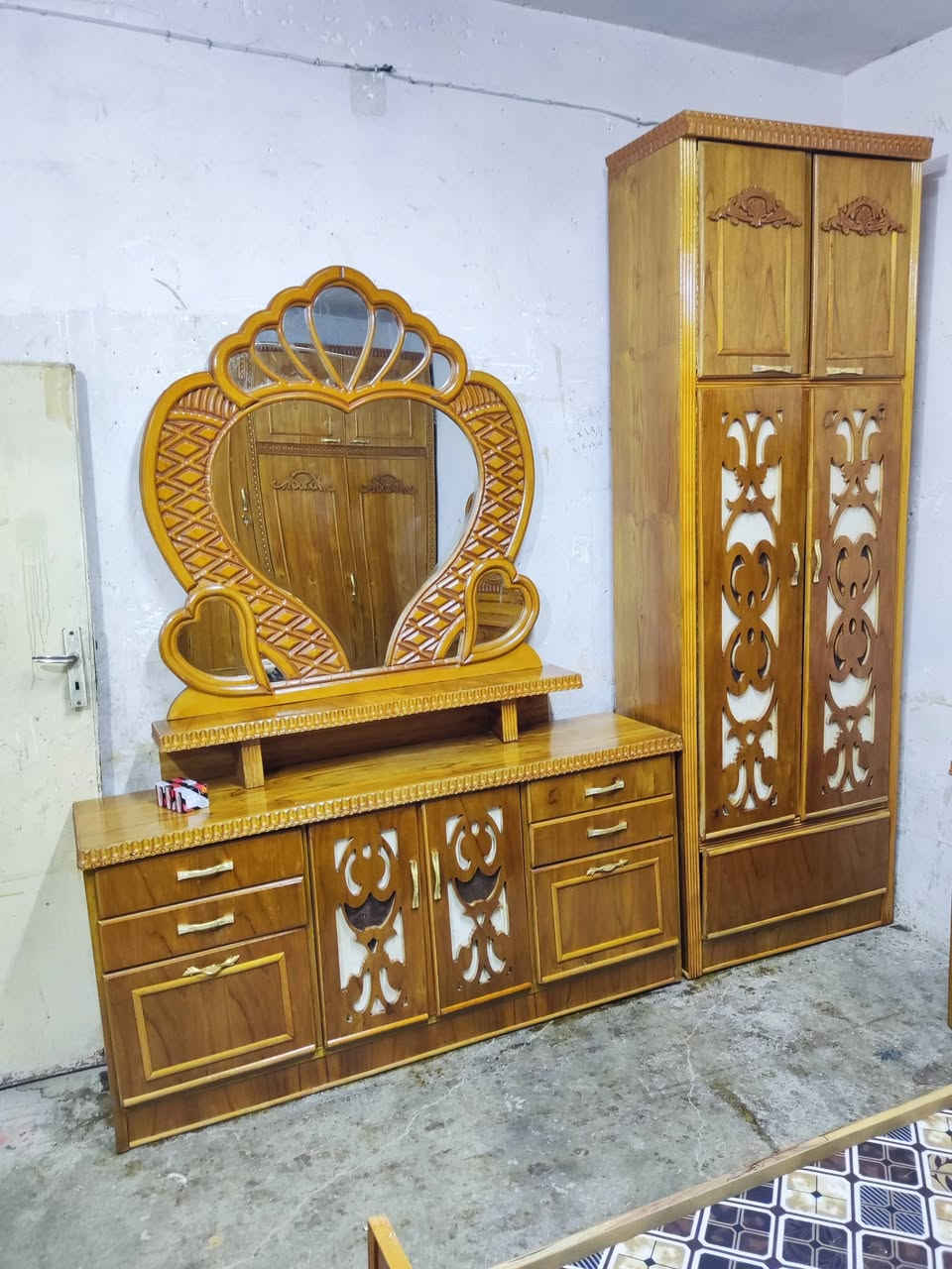 غرفه نوم مستعمل 
العنوان حسنكوي قرب جامع النور 
السعر / 750
***********
***********

