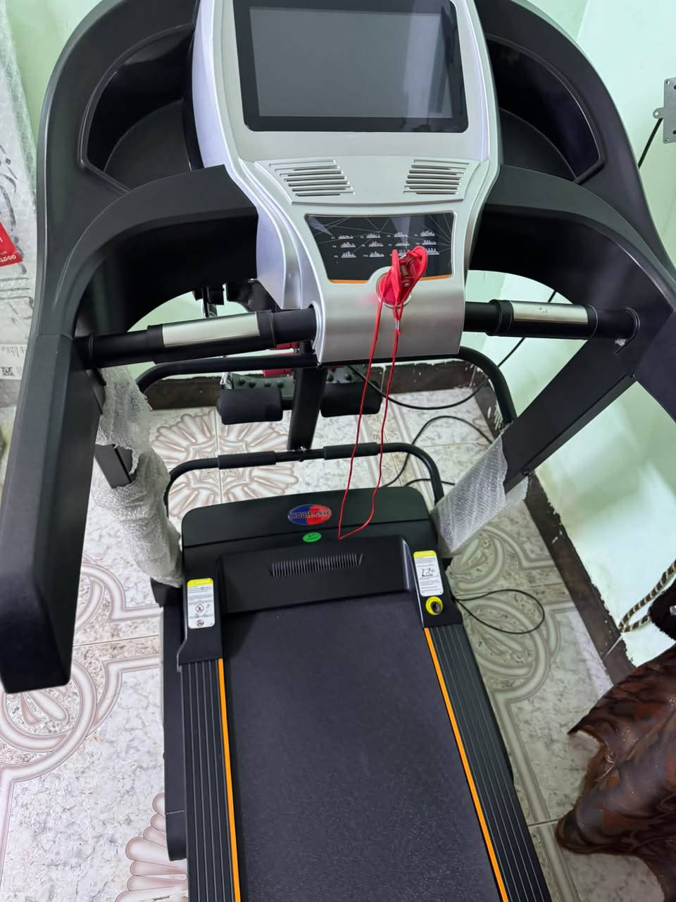 جهاز جري للبيع مستخدم اخو الجديد السعر 425وبيه مجال بسيط لاستفسار***********

