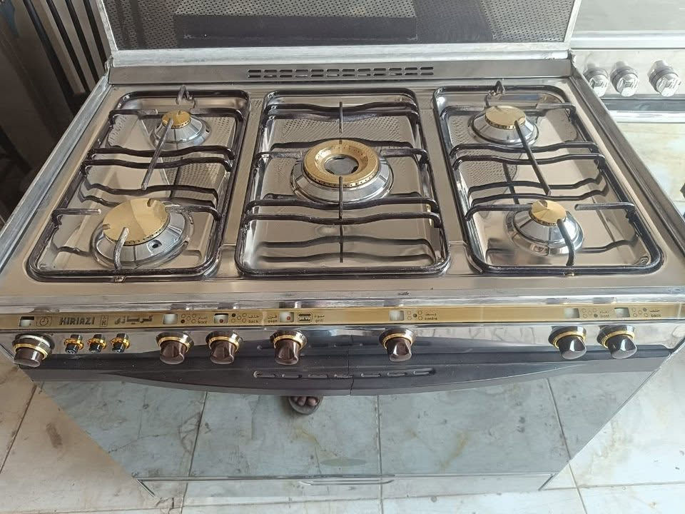 طباخ كريازي مصري جدا نظيف للبيع المكان بعقوبه
***********

