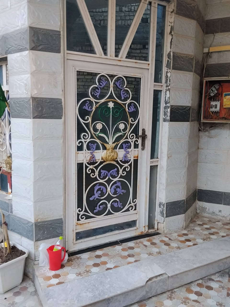 بيت للبيع طابو صرف المساحة ٢٠٠ م² يتكون من غرفتين نوم واستقبال وصالة ومطبخ وصحيات 
البناء طابوق والسقف صب مسلح والأرضية بورسلين 
الموقع المسيب حي الزهراء شارع الحاج ثامر ذيبان خلف حسينية عبيد تايه الحمداني قريب عن الشارع الرئيسي كربلاء بغداد
السعر المطلوب ١٣٠ مليون
هاتف 
*********** ابو محمد 
عنوان المكتب المسيب شارع الكراج الموحد مقابل إعدادية التجارة للبنات
