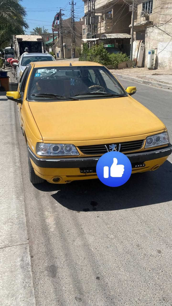 سلام عليكم 
بيجو لميس 2015
محرك وكير مكفول
كهربائيات كامله 
تبريد شغل  ثلج 
ماكو لاغرامات ولا هيئه مصفرة
رايد مراوس نزل شعندك واني ارد عليك وشكرا الكم اخوتي الاعزاء
***********
