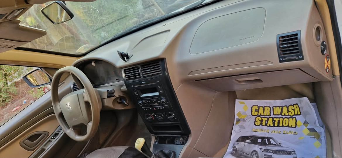 السلام عليكم 
بيجو glx 2018  405 ايراني رقم بغداد خصوصي 
محرك كفالة وبدون تنقيص ولا قطرة
الكير مكفول 
السيارة مكفولة من الضربة والصبغ
فقط ملاحضات بسيطة موضحة بالصور 
تبريد ثلج ❄️
الغرفة نظيفة جدآ
الكهربائيات كلها جاهزة وشغالة 
البريك نظام abs
التبريد قطعتين 
ايرباك عدد 2 
السيارة بأسمي 
العنوان بغداد الامين نواب الضباط 
كلشي موضح بالمنشور 
السعر 55 ورقة 
للتواصل واتساب ***********
