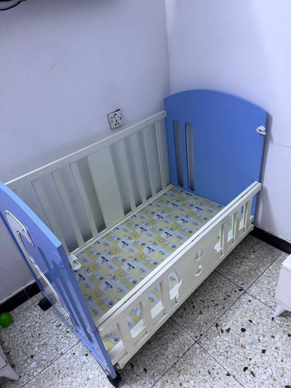 كاروك يصير بصف الجربايه او تكدر تسده نظيف استعمال جداً قليل سعره 130 وبي مجال شــي بسيط مكاني بغداد الدوره شارع 60 ماعندي توصيل هذا رقمي ‪***********
