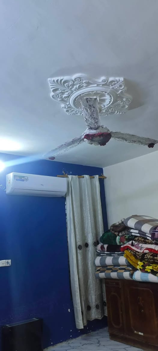 سلام عليكم بيت قاطين للبيع.خلف ابو حيدر الساعدي شوارع تبليط كامل خدمات.  لبيت بناء جديد طابق اول طابوق هوه وثاثه كامل
 سعر82 سعره مناسب
***********بس وتساب
