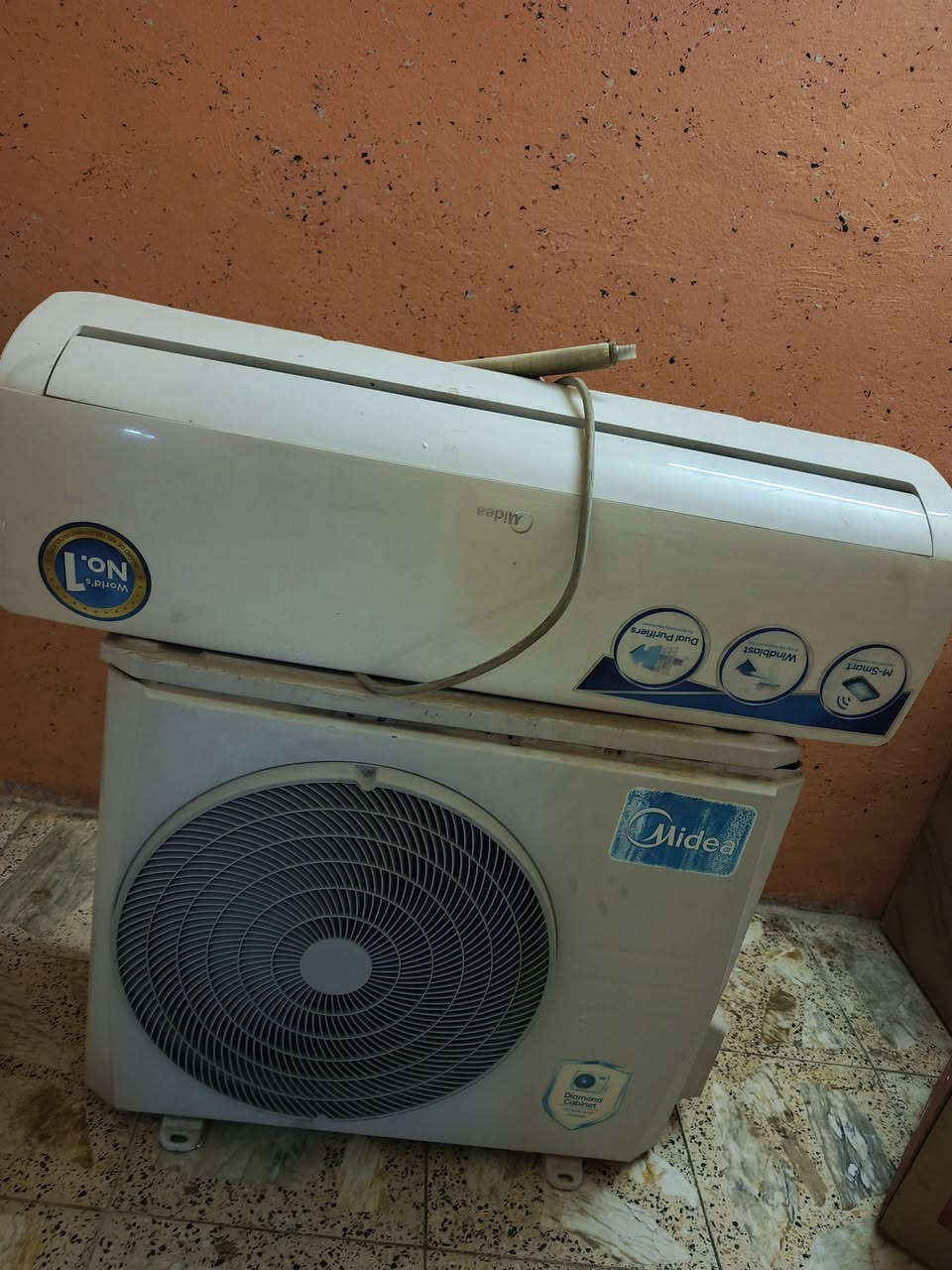 سلام عليكم سبلت للبيع عوزه كمبريسر وغاز فقط سعره 250الف رقمي  ***********
