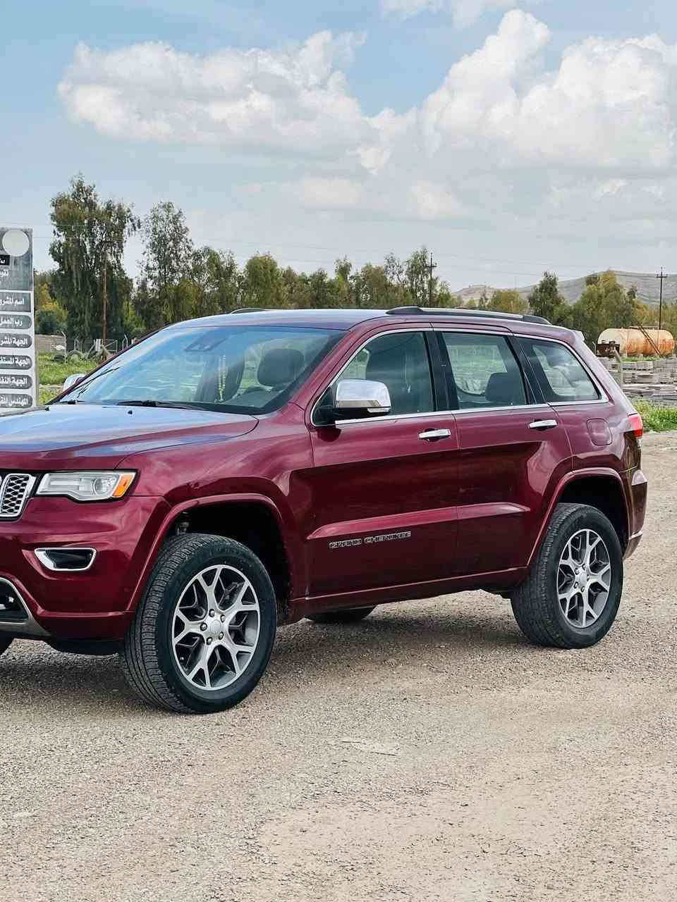 السلام عليكم
للبيع او مراوس بجارجر ارتي 
 جيب اوفر لاند2019
ماشيه 53 اعلى مواصفات ماينعدن حتى جكات بيه 
محرك 3600
بدون حادث فقط شخط بلجاملغ وصبغته حتى بدون معجون 
يعني قطعه وحده بدون ايرباك بدون شواصي السياره كفاله عدا الجاملغ
ب235وبيه مجال 
***********

نص مكتوب في الصور:
- BidFax.info Final bid: $24800
- Jeep Grand Cherokee Overland 2019 Red 3.6L 6 vin: 1C4RJFCG1KC589450 Final bid: $24800
- vin: 1C4RJFCG1KC589450 Final bid: $24800