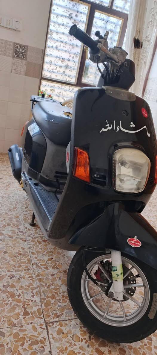 سلام عليكم

ماكس بوليسي 2007  كابريتر ماا مفتوحة ختم وااحد نضيفة ماا بيها نقص بيه تزويد كلچات رياضي و ويل رياضي 

750 وبيه مجال 

***********
