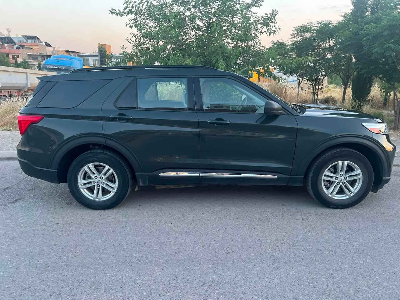 Ford explorer 2022 xlt
فۆرد ئێکسپلۆرەر XLT 2022 دەبڵ ئەکسل (AWD) 
59000  مایل ڕۆشتووە
شەغال
حاسە
ڕاداری پێش
ڕاداری تەنیشت
ڕاداری خەتی جادە
کوشن هیتەر
سوکان هیتەر
چوار دەرگا بەسمە
کوشنی VIP
سندوقی جەک
برێکی بەسمە
گێڕی ماوس
شاشەی گەورە
کامێرا
سوکان ڤۆلیۆم
تەحدیدی سورعە
زۆر مواسەفاتی تر
تەنها چەمەلەخی لای سەکن بۆیاخە
بێ ناوگرتن
سەنەوی تازەیە
بە ناوی خۆمەوەیە
هیچ مەسرەفێکی تێدا نییە 
سەیارەکە زۆر جاهیزە 
گێڕ، مەکینە، تەبرید و هەموو گیانی بەشەرت
هیچ کێشەیەکی تێدا نییە
***********
سليمانى
