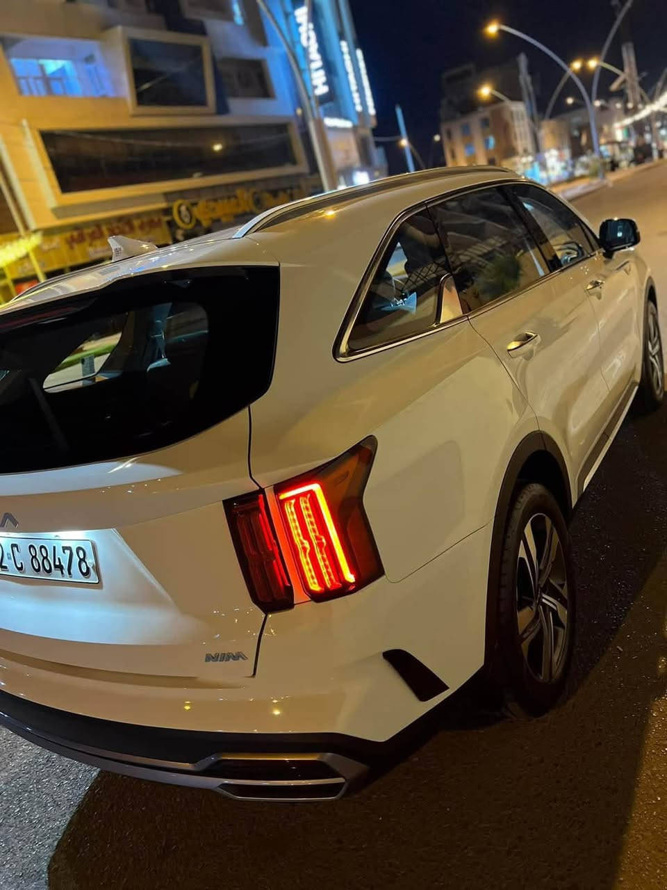 🚘 كيا سورنتو 2023 خليجي – 6 سلندر
🔹 الموديل: 2023
🔹 المحرك: 3.5 لتر V6
🔹 عدد السلندرات: 6
🔹 عدد المقاعد: 7 ركاب
🔹 القير: أوتوماتيك
🔹 الممشى: 67,000 كم
🔹 المواصفات: فل أوبشن
🔹 السعر: 270 مليون قابل للتفاوض
🔹 أو مراوس بسورنتو موديل 2025

المواصفات والتجهيزات:

• بانوراما
• كراسي جلد
• كراسي كهربائية
• ذاكرة الكرسي
• بصمة دخول وتشغيل
• تشغيل عن بُعد
• جنطة كهربائية
• شاشة كبيرة
• كير ماوس
• شاحن لاسلكي
‏• Apple CarPlay
• بلوتوث
• تحكم بالمقود
• مثبت سرعة
• حساسات أمامية وخلفية
• كاميرا خلفية
• رادار
• نظام مراقبة النقطة العمياء
• نظام تحذير مغادرة المسار
• أنظمة أمان وثبات إلكترونية
• مانع انزلاق
‏• ABS
• فرامل إلكترونية
• فرامل يد إلكترونية
• إضاءة LED
• مصابيح ضباب
• حساسات مطر
• مرايا كهربائية
• تكييف أمامي وخلفي
• تكييف للصف الثالث
• صف ثالث 7 ركاب
• ستائر خلفية
• جنوط ألمنيوم
‏• Drive Mode
‏• Ambient Lighting
• حساسات ضغط الإطارات
‏• 6 Airbags
• وغيرها من المواصفات

ملاحظة: السيارة فل أوبشن تقريباً، والناقص عن أعلى فئة هو الفور ويل + نظام الكاميرات 360/4 كاميرات.

💰 السعر 270 مليون
🔄 أو مراوس بسورنتو 2025
مكان السياره الرمادي
للتواصل ***********
