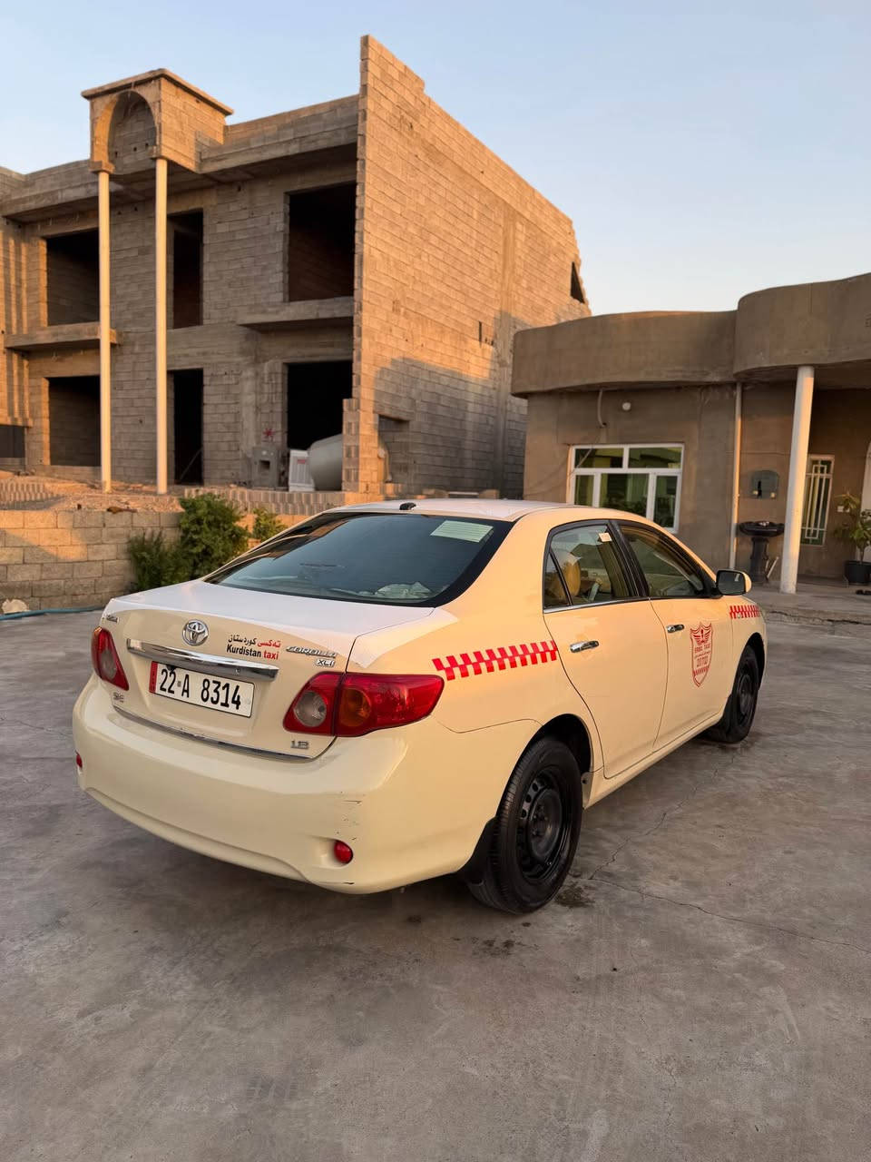 تەکسی  مۆدیل ٢٠١٠ بیلاد زەردی گێر عادی ژینگە و رێگاوبان تاکو ٢٠٣٠ نوێیە بە ناوی خۆمە هەزەی دوو رۆژە بەسەر چووە گێر و مەکینە بێ عەیبە یێک چاملخ رەشە لای خۆم وای لێ هات بستێک سبۆخە دوو سێ جێگا تەعدیلە جێگایەک مەعجونە پێش و پشتی یێک قنجی هەیە
لە گێر سێ دەنگی نییە   
١٢٥ وەرەقە و مەجالێکی برایانە 
***********
*********** أربيل, العراق
