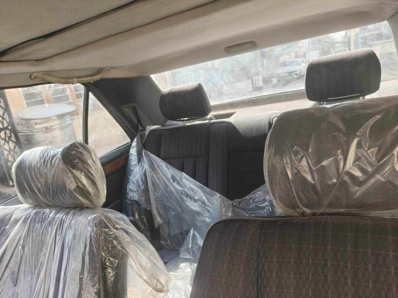 للبيع مارسدس دب موديل ٩٣ محرك ٤ سلندر سياره معدل وسحب اقوم من ٦ سلندر وقتصاديه حيل مكينه وكير جدد حداديه امامي خلفي تخم تاير جديد كهرباايات شغاله تبريد ثلج منضومه جديده من طول لطول سلايت طكتين رقم نجف شرط التحويل بيع ومراوس سعر ٧٢ مكان سياره بغداد العبيدي ستفسار *********** بغداد, العراق
