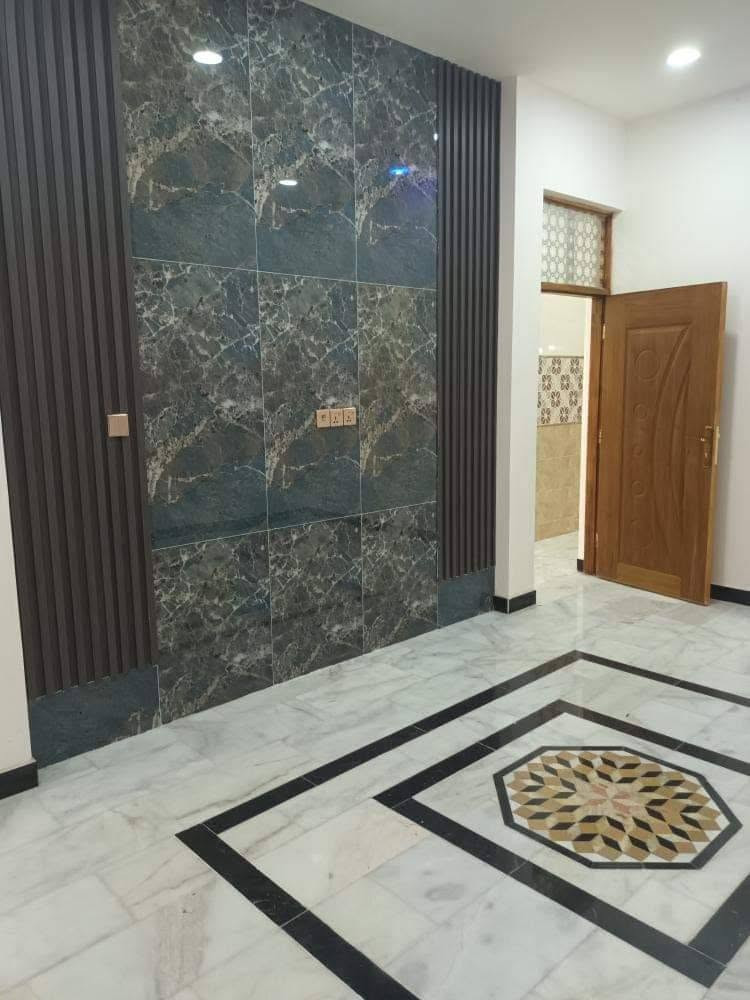 للبيع بيت فول طابقين ونص الخطيب الزراعي ١٠٠ متر الواجها ٥ والنزال ٢٠ بناء سنة ٢٠٢٣قريب الهياكل شارع عشرين الفرع المقابيل دكتور عبد المنعم يحتوي على استقبال وحولي مطبخ وخمس غرف نوم وحده منهن الاخيره سندويج بنل وصحيات خارجيه وصحيات داخلية وصحياة الطابق الثاني  ابكاع حميد العويني (‏‪***********
