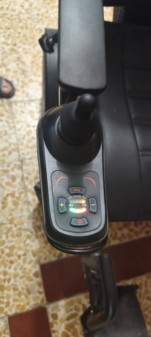 سلام عليكم عندي هاي العربانه مآل معوقين كهربائيه لبيع حله ورديه خارج سيف سعد
السعر 350استفسار اكثر ***********
